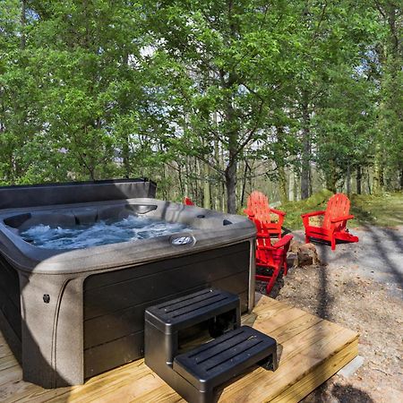 Amazing Views, Hot Tub, Fire Pit, Deck & Fireplace Inwood Exterior foto
